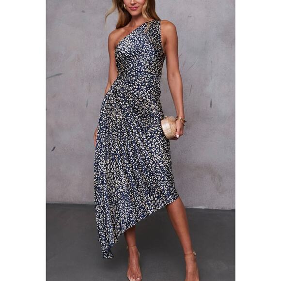 New Vici Ever After One Shoulder Ruched Maxi Dress Navy Cream  Medium - Picture 3 of 13